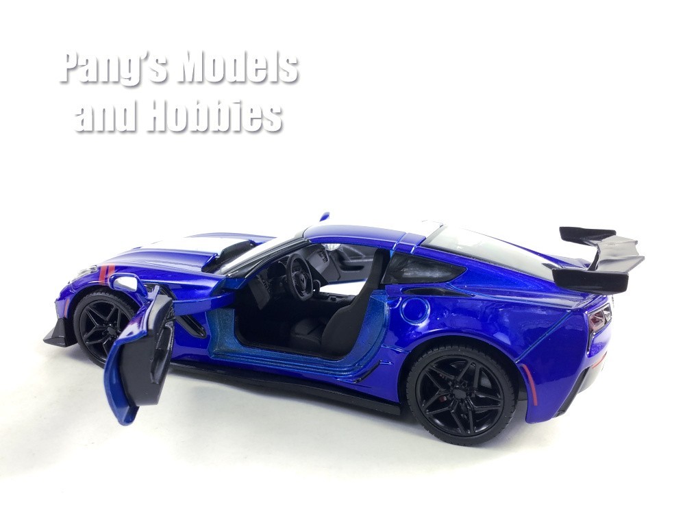 2019 Chevrolet Corvette C7 ZR1 1/24 Scale Diecast Model by Showcasts – BLUE