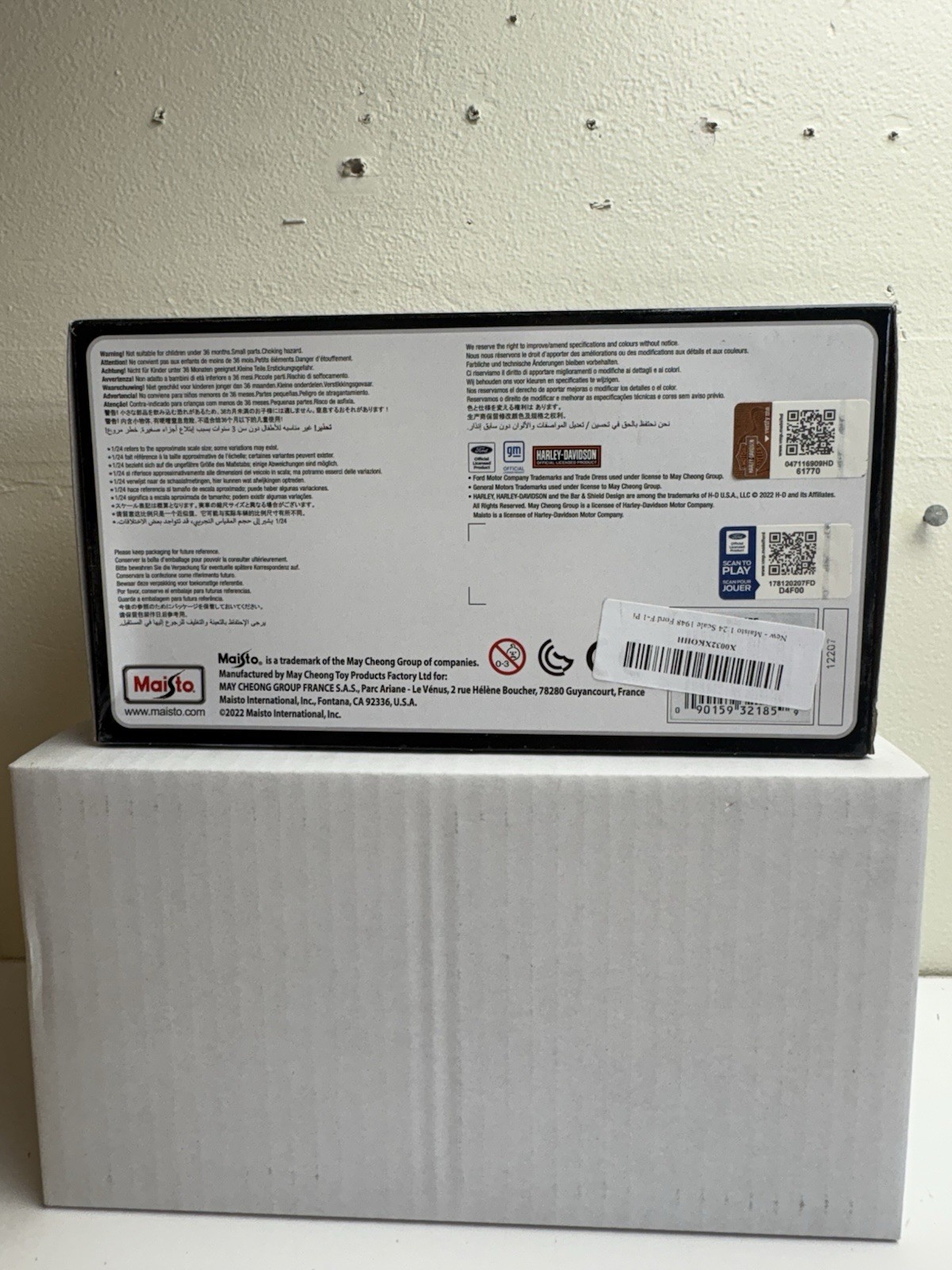 Maisto H-D Custom – 1:24 Scale Gray 48 Ford F1 & 42 WLA Flathead – Harley