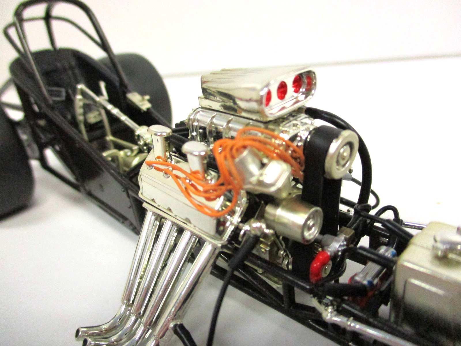 THE FLOPPERS 1320 – DUNN & REATH PLYMOUTH ‘CUDA FUNNY CAR – 1/24 DIECAST