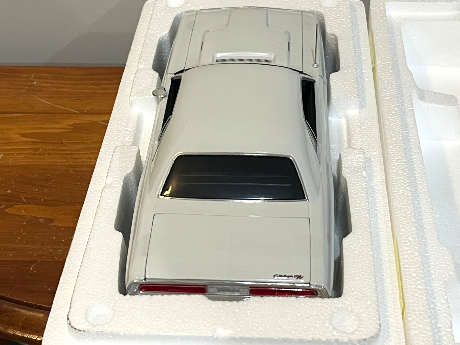 1/18 ACME YCID 1970 DODGE CHALLENGER 440 BRAND NEW BUT PAINT CHIPS BLEMISHED