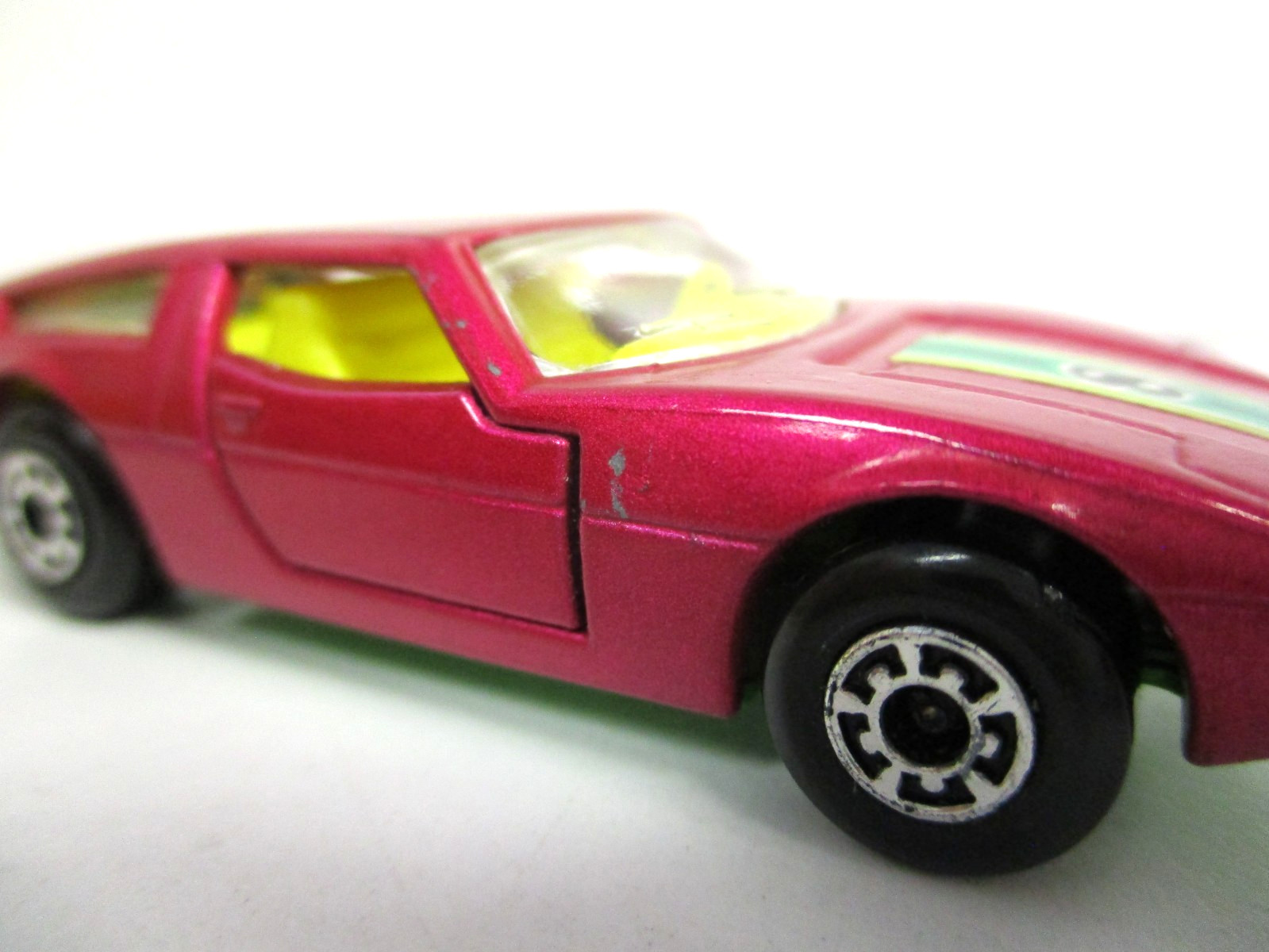 LESNEY MATCHBOX SUPERFAST #32 – MASERATI BORA – BOX