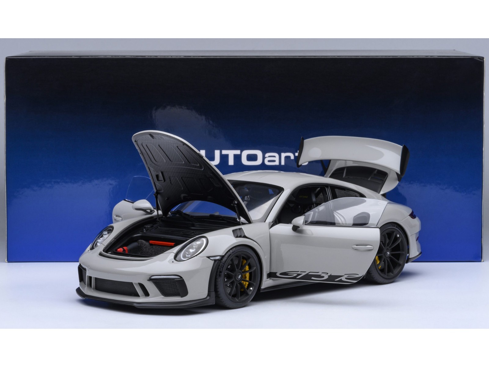 PORSCHE 911 (991.2) GT3 RS CRAYON GRAY 1/18 MODEL CAR BY AUTOART 78180
