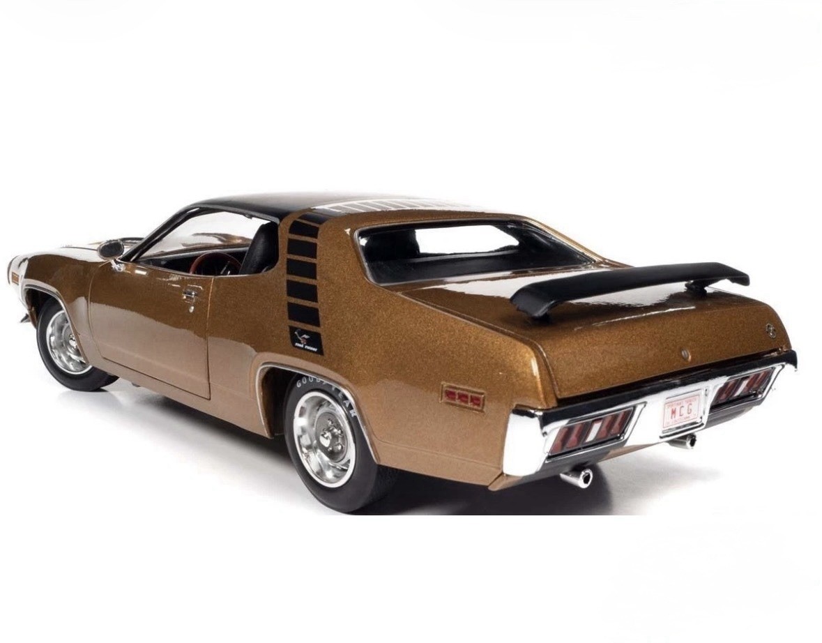 1971 Plymouth Road Runner Gold Leaf Metallic 1/18 Auto World HTF !