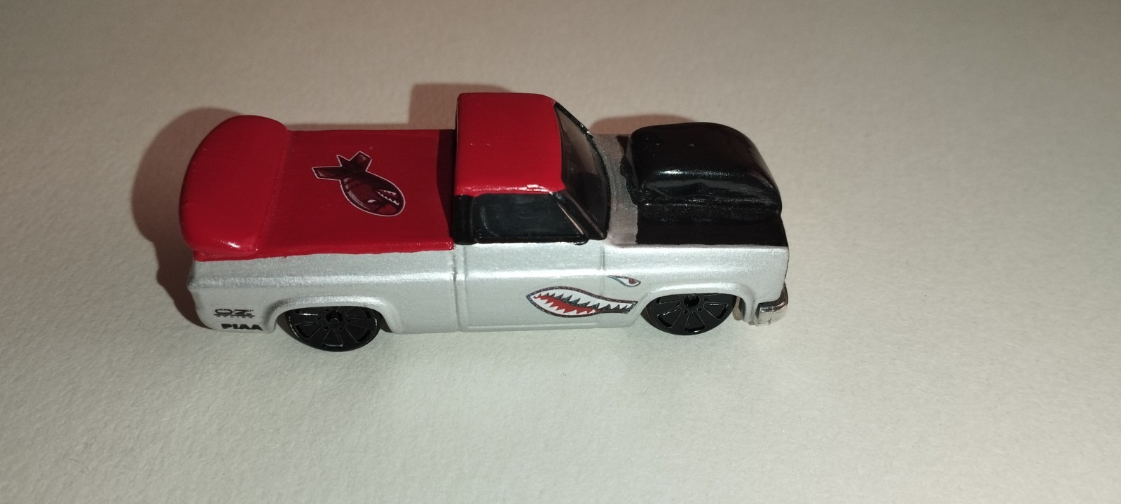 Hot Wheels Chevy Silverado 83 Diecast Model Car 1:64 Silver Red Black