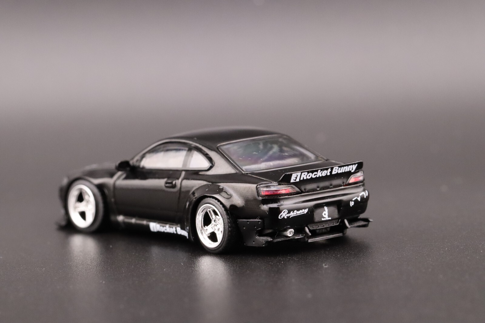 Mini GT Nissan Silvia S15 Rocket Bunny Black Pearl RHD MGT00602 1/64