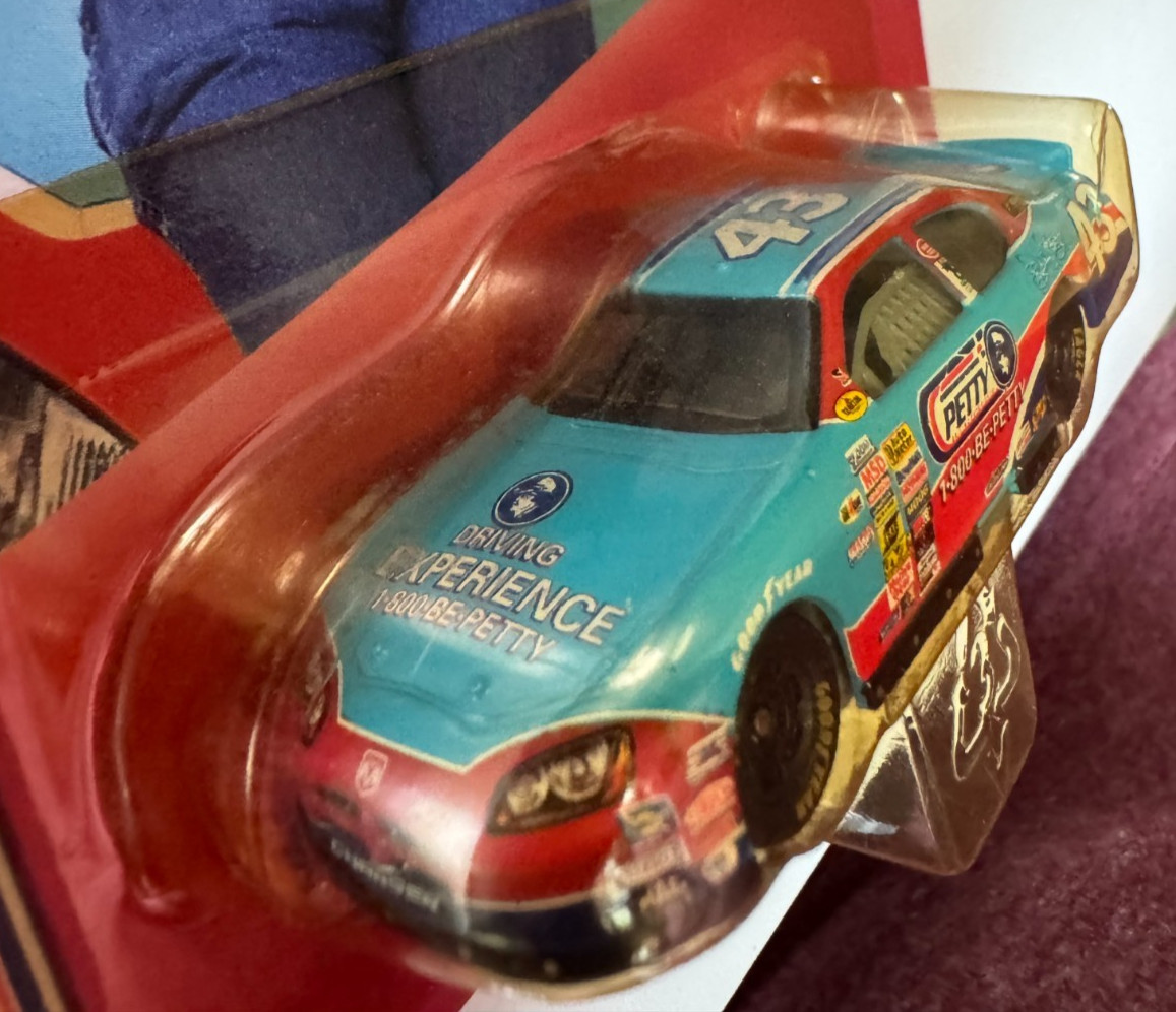 Racing Champions Richard Petty #43 Petty Driving Experience 1:64 Diecast MOC