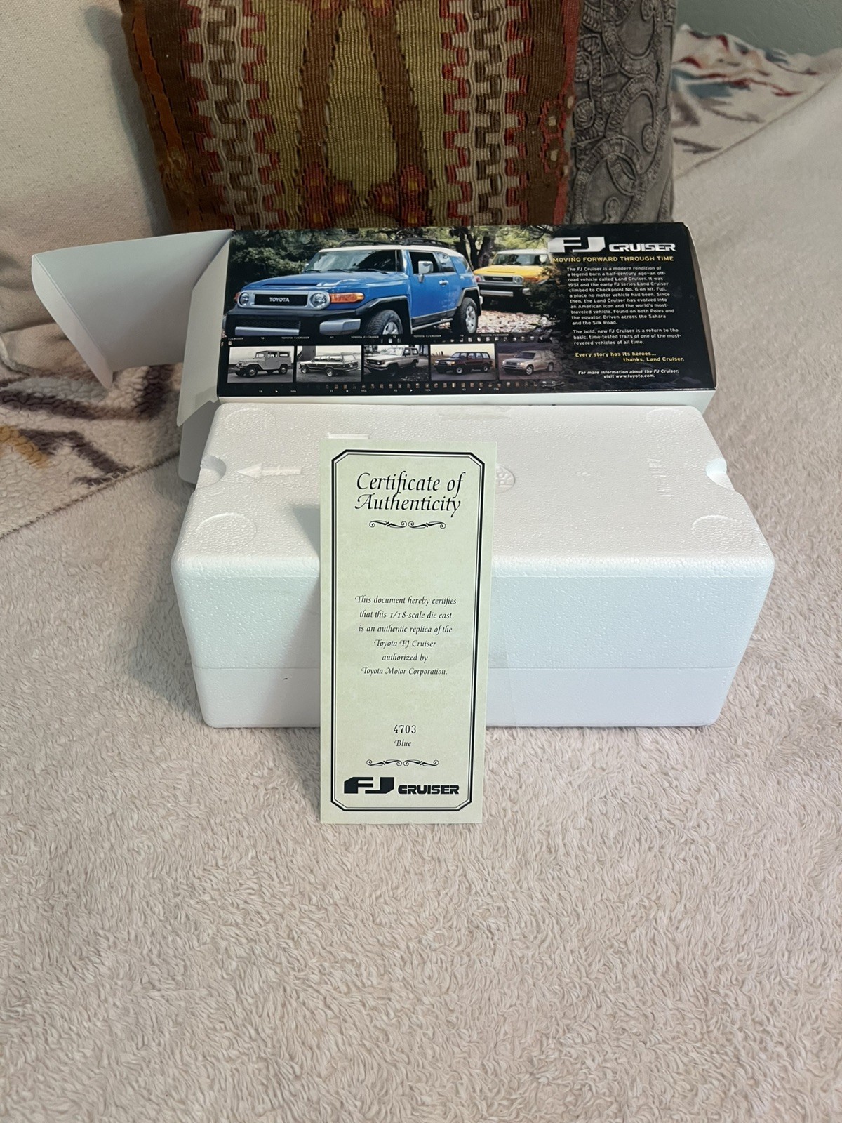 1/18 AutoArt Toyota FJ CRUISER- Rare Blue- Dealer Edition With COA