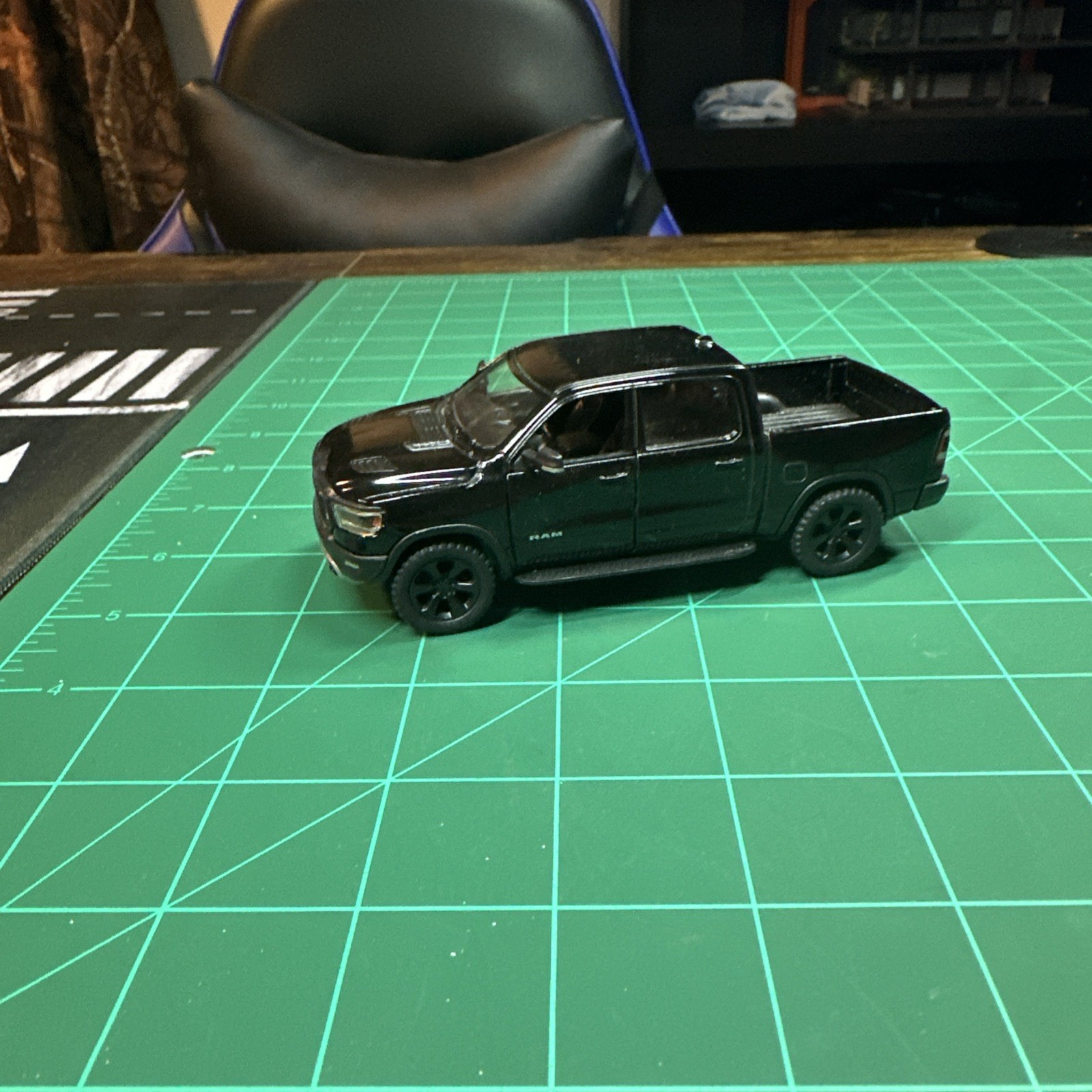 Kinsmart 1:46 Scale 2019 Dodge Ram 1500 Diecast Pickup Truck – Black
