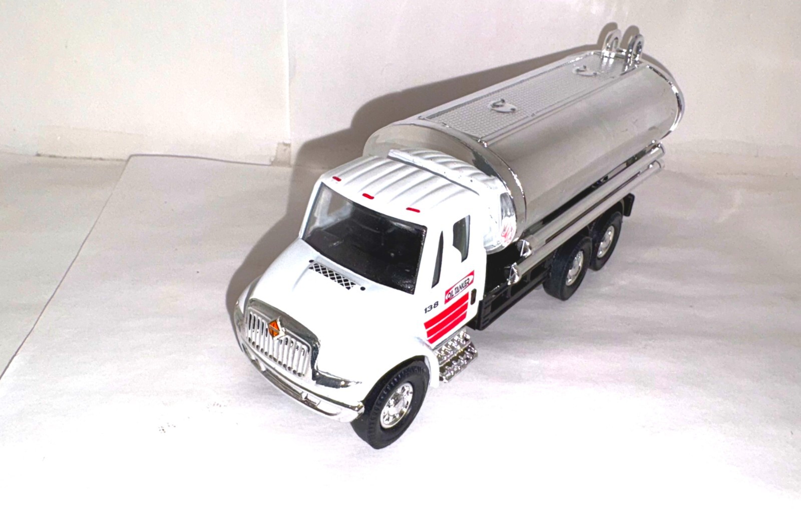 OIL TANKER TRUCK 1/43 diecast w/Pull Back Motor Action – ASSORTED COLORS 5.5″ ea