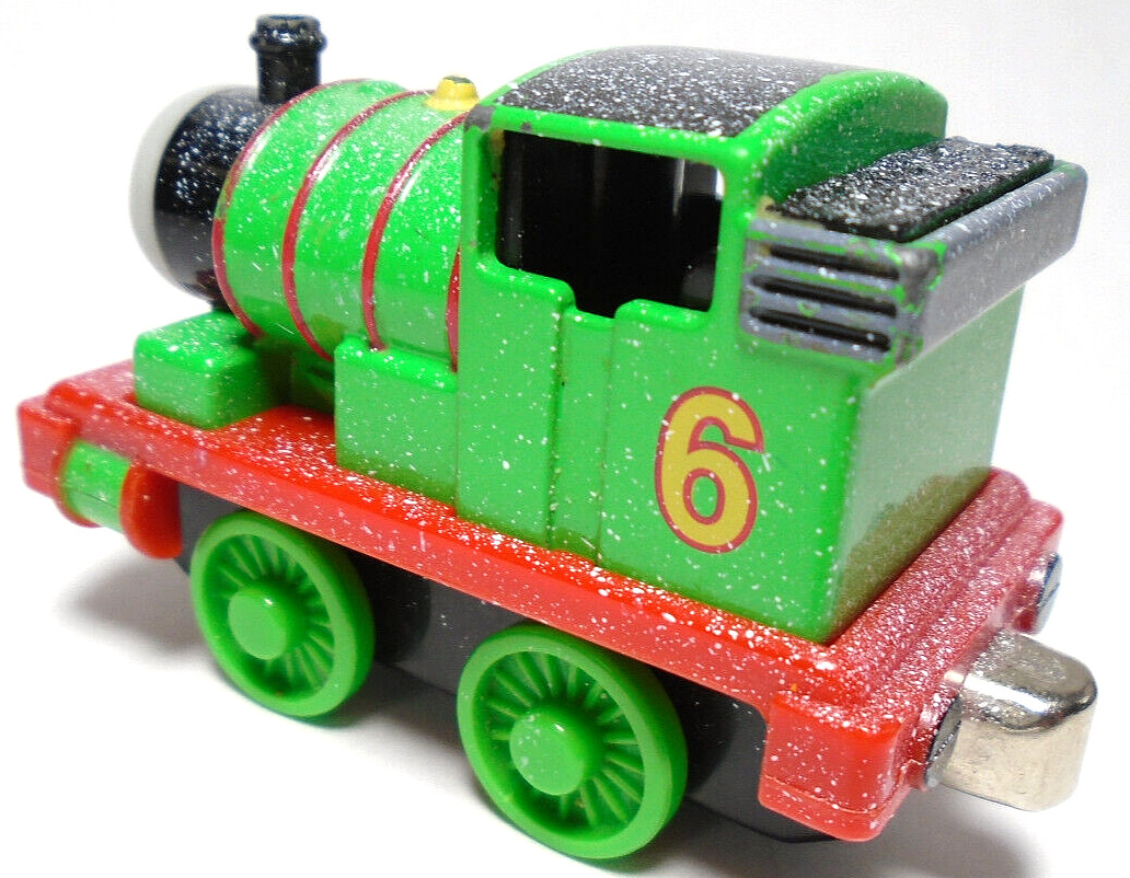 2002 THOMAS & FRIENDS SNOWY PERCY #6 TAKE ALONG & PLAY 2 7/8″ MAGNETIC TRAIN