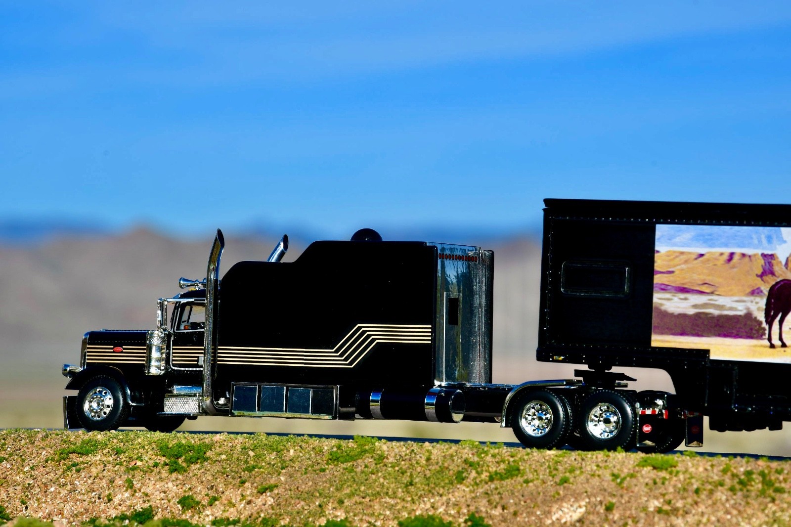 1/64 DCP Smokey and the Bandit Peterbilt 389 with standup custom built sleeper