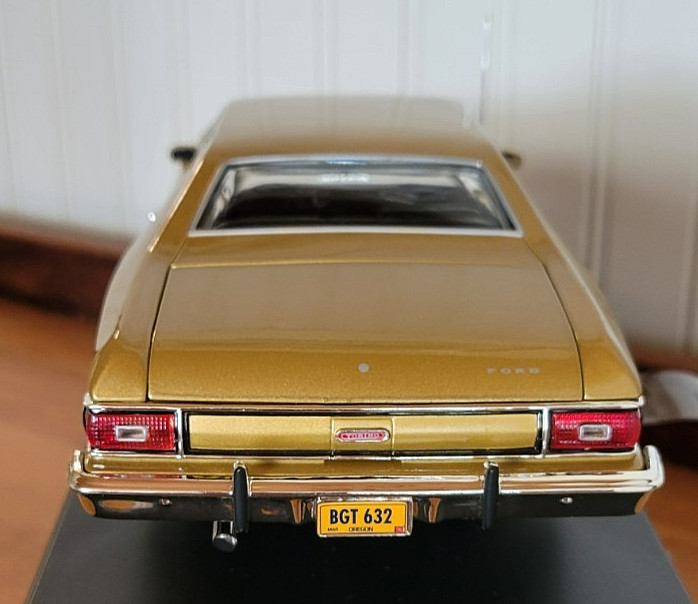 1976 Ford Gran Torino Bronze 1:18 Ertl American Muscle 33199