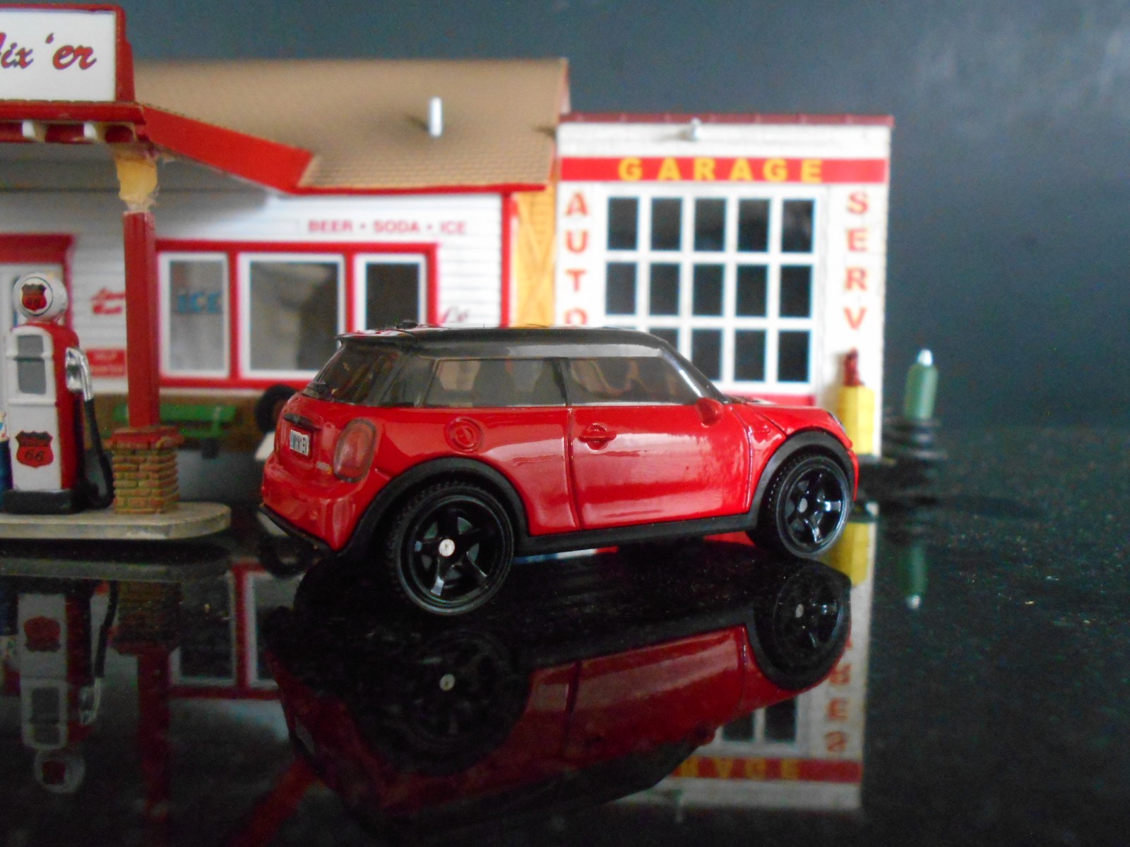 2022 Mini Cooper SE – 1/64 Scale Limited Edition – See Photos Below