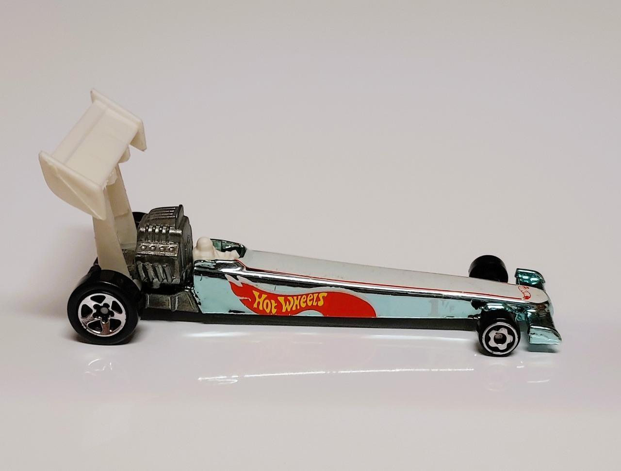 Hot Wheels Driven to the Max Rear Engine Dragster in Chrome Racing Metals Series
