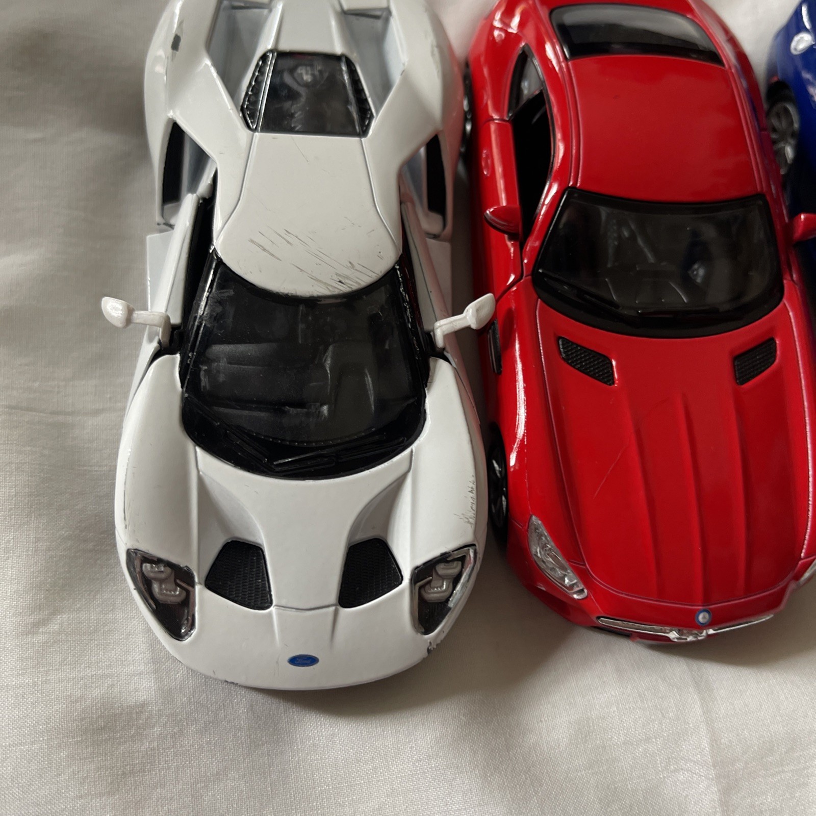 Kintoy Die Cast Cars Mercedes AMG, Viper GTS, 2017 Ford