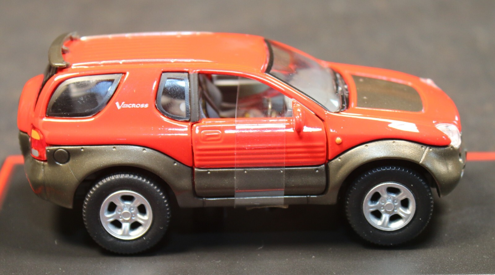 Schuco Isuzu V-Cross Red Junior Line 1:43 Car Diecast Exclusive Edition