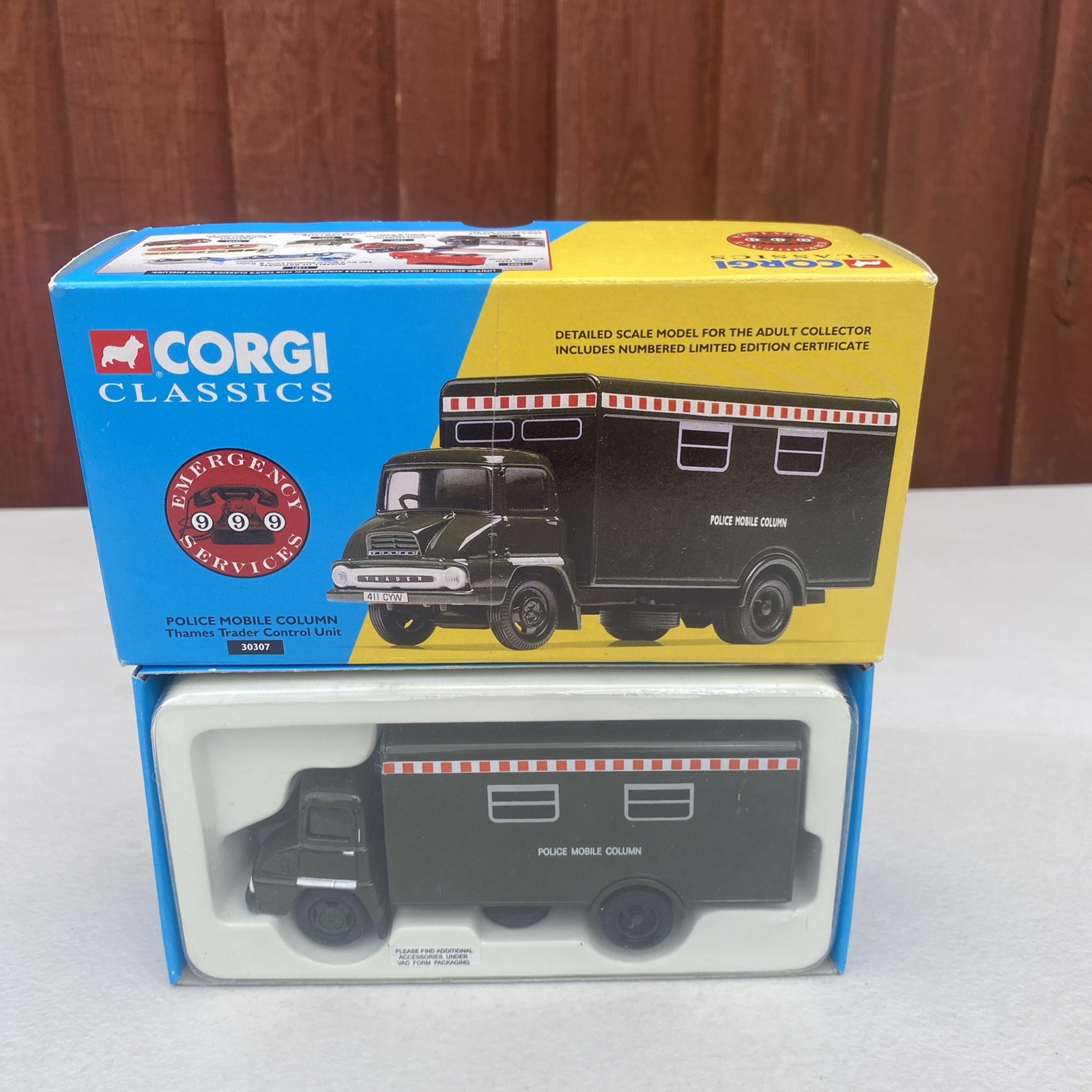 Corgi Classics 30307 Police Mobile Column Thames Trader Control Unit 1:50 Scale