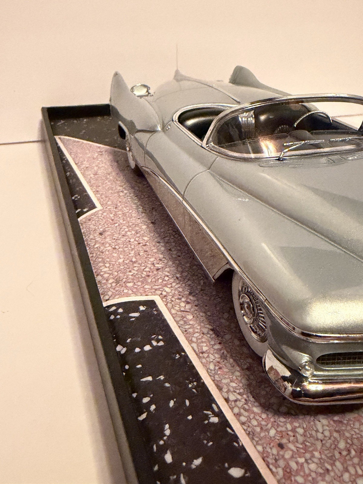 1/18 1951 Buick Le Sabre Concept Car 213 / 999 pcs. Minichamps New