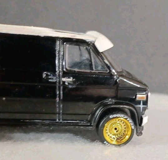 Greenlight ( CUSTOM) 1978 GMC VANDURA VAN