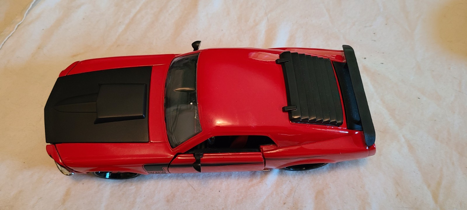 Jada 1/24 Scale 1970 Ford Mustang Boss Red and Black Die-Cast Car No Box