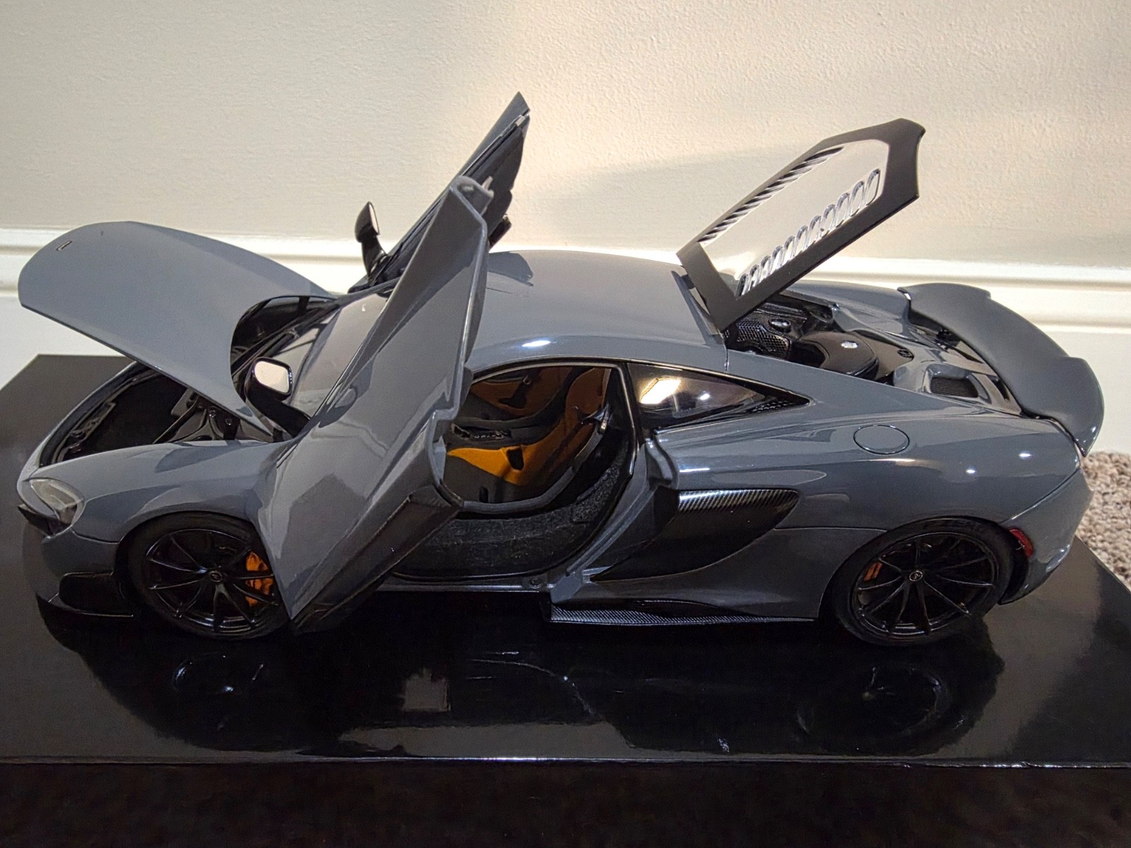 AUTOart 1/18 Mclaren 675LT Chicane GREY 76047