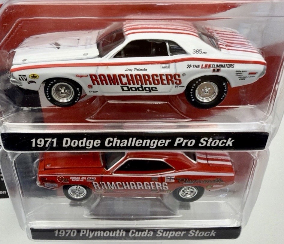 🔥NEW IN BOX Johnny Lightning 2 Pack 1971 Dodge Challenger 1970 Plymouth Cuda🔥