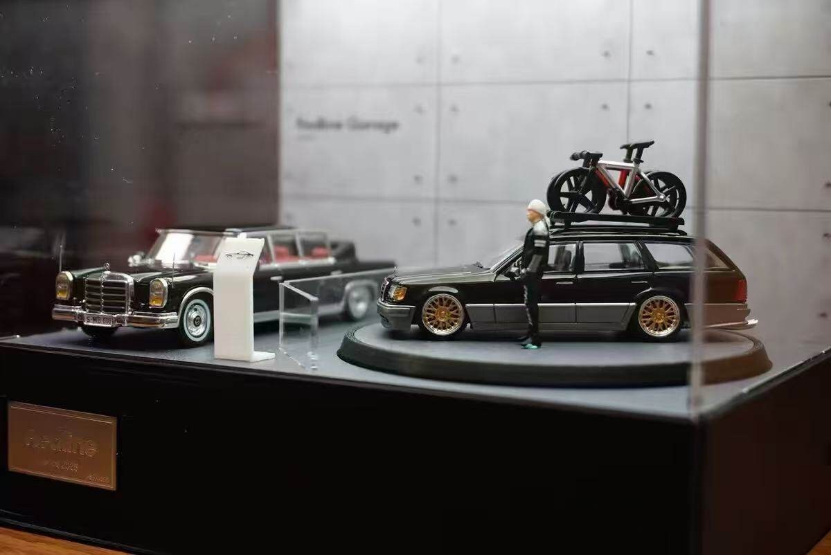 Rotating Car Display Case LED Showroom Acrylic Diorama Display Box Garage