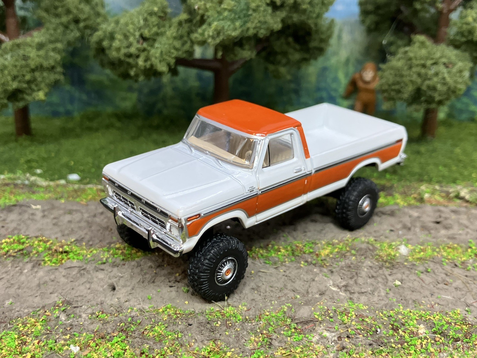 1977 Ford F-150 Ranger Explorer Lifted 4×4 Truck 1/64 Diecast Custom Greenlight