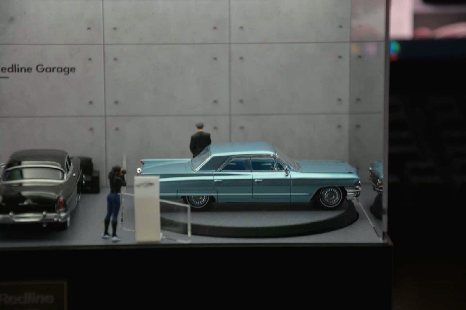 Rotating Car Display Case LED Showroom Acrylic Diorama Display Box Garage