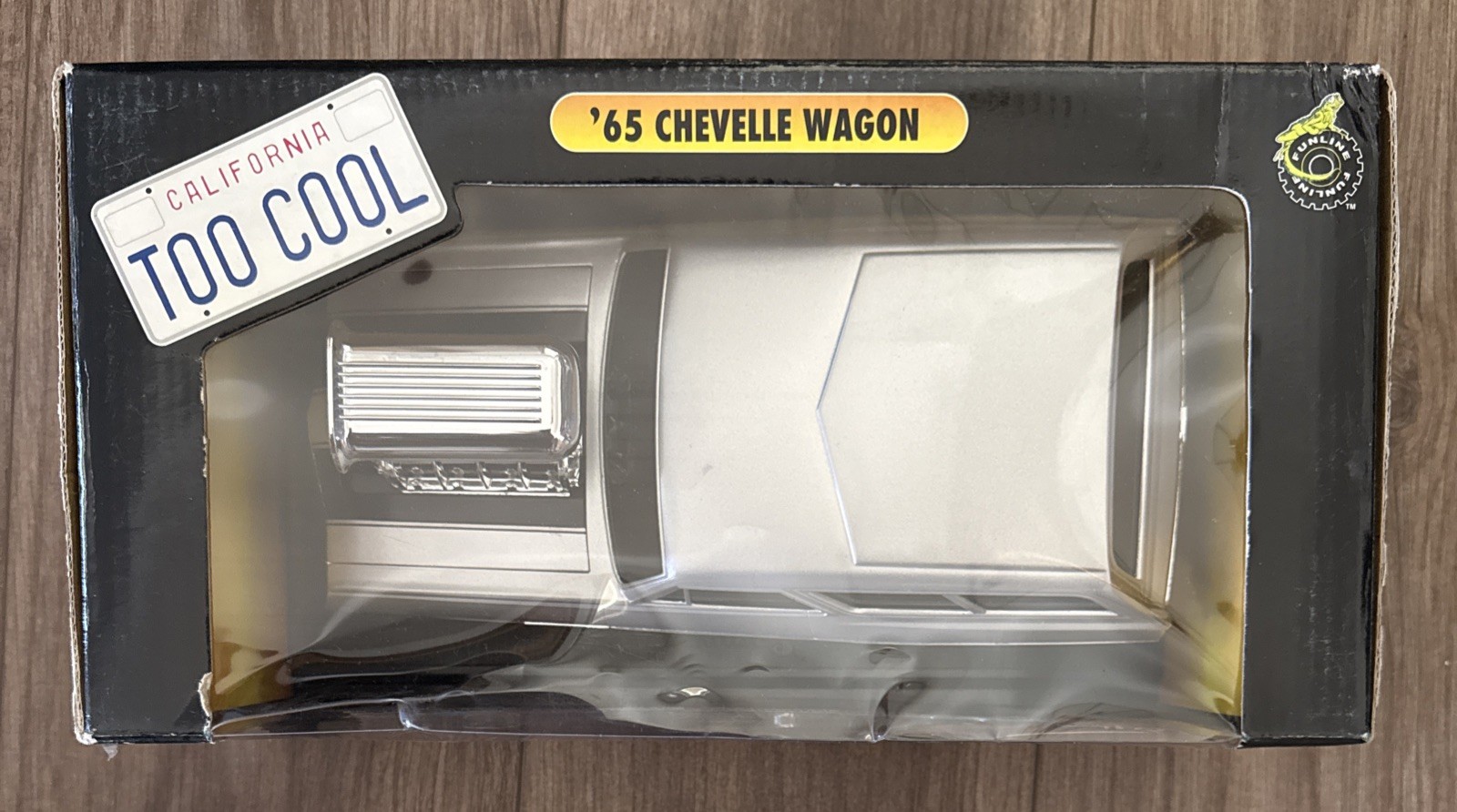 Vintage 1/18 Muscle Machine “1965 CHEVY CHEVELLE WAGON” Silver Metallic