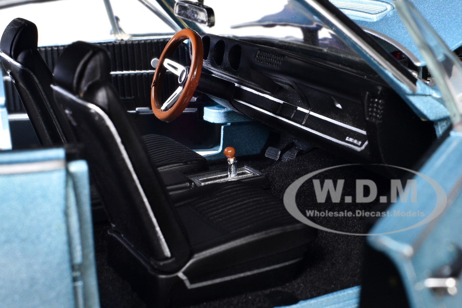 1968 OLDSMOBILE 442 W30 COUPE TEAL FROST “HEMMINGS” 1/18 BY AUTO WORLD AMM1350