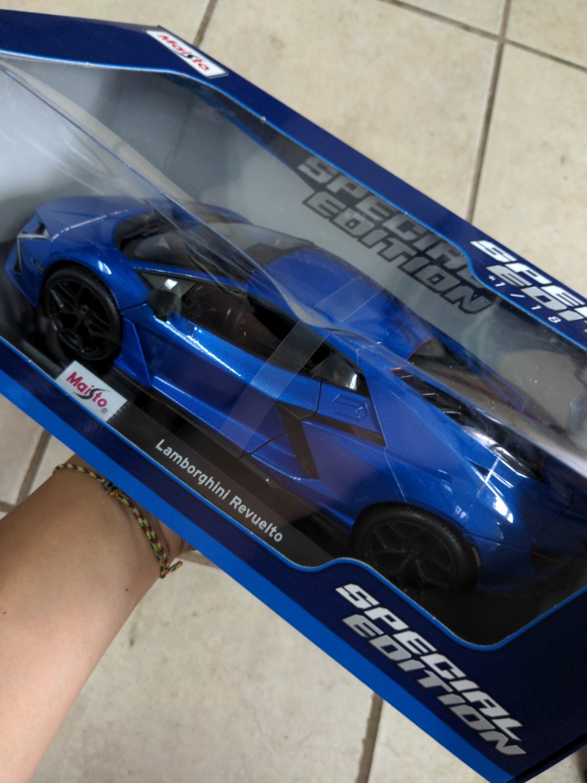 2023 Maisto 1/18 Scale DieCast Car Lamborghini Revuelto Exclusive Style Blue