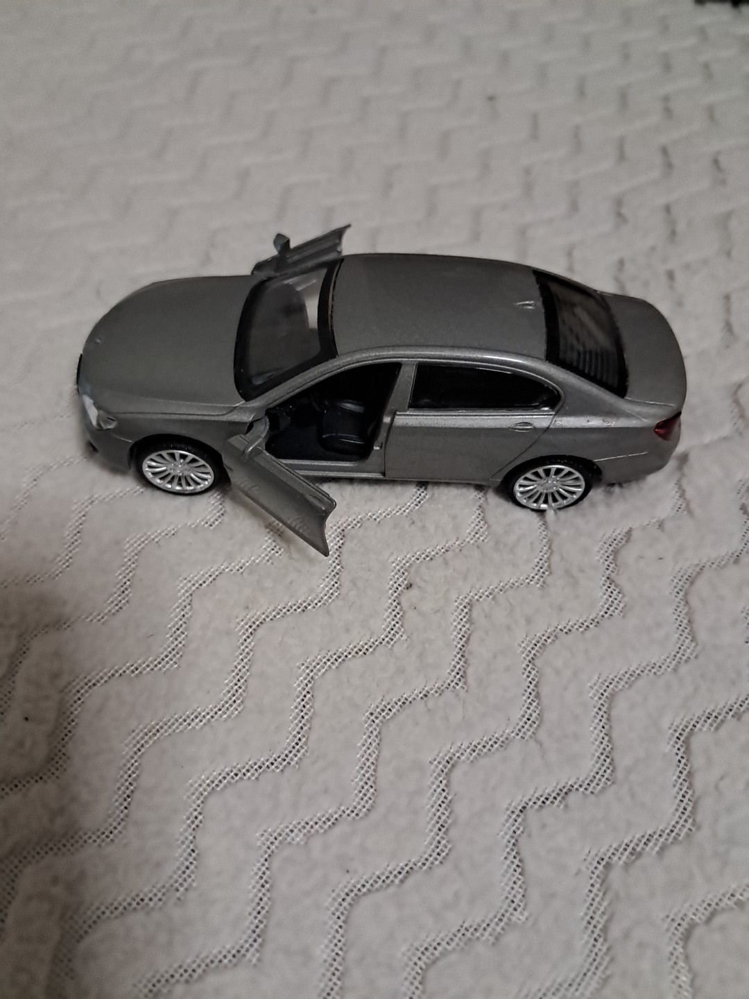 BMW 1/46 760LI CAR MODEL Toy Collectable