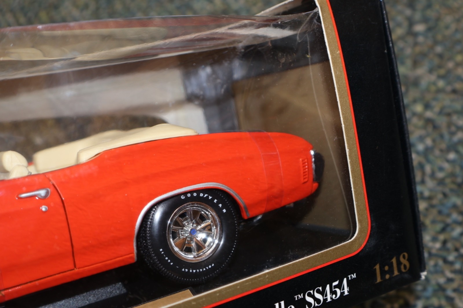 Maisto 1:18 1971 Chevrolet Chevelle SS 454 Convertible Model Car in Orange