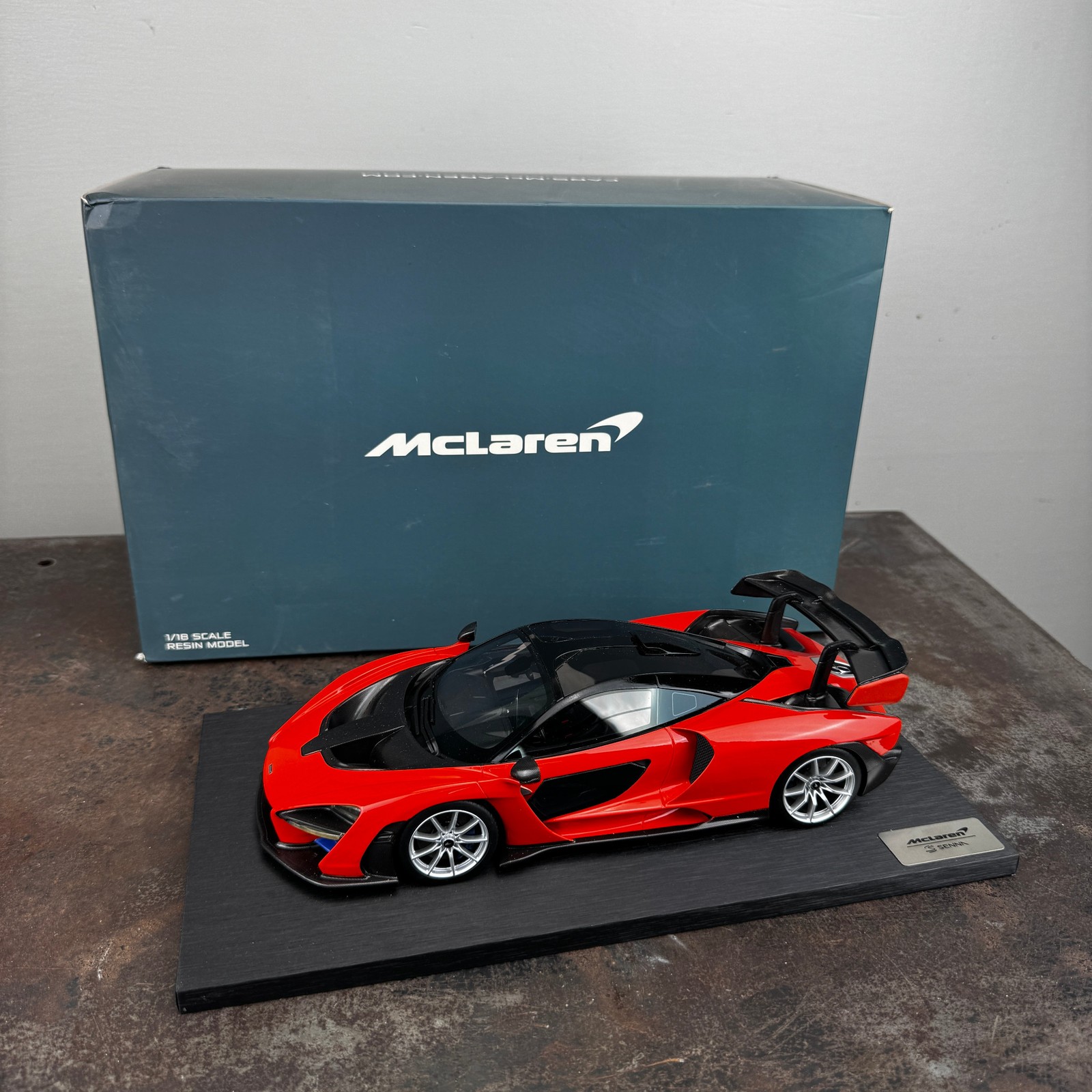 TRUESCALE MINIATURES – McLAREN SENNA 1:18 Mira Orange – No. 180EMI5