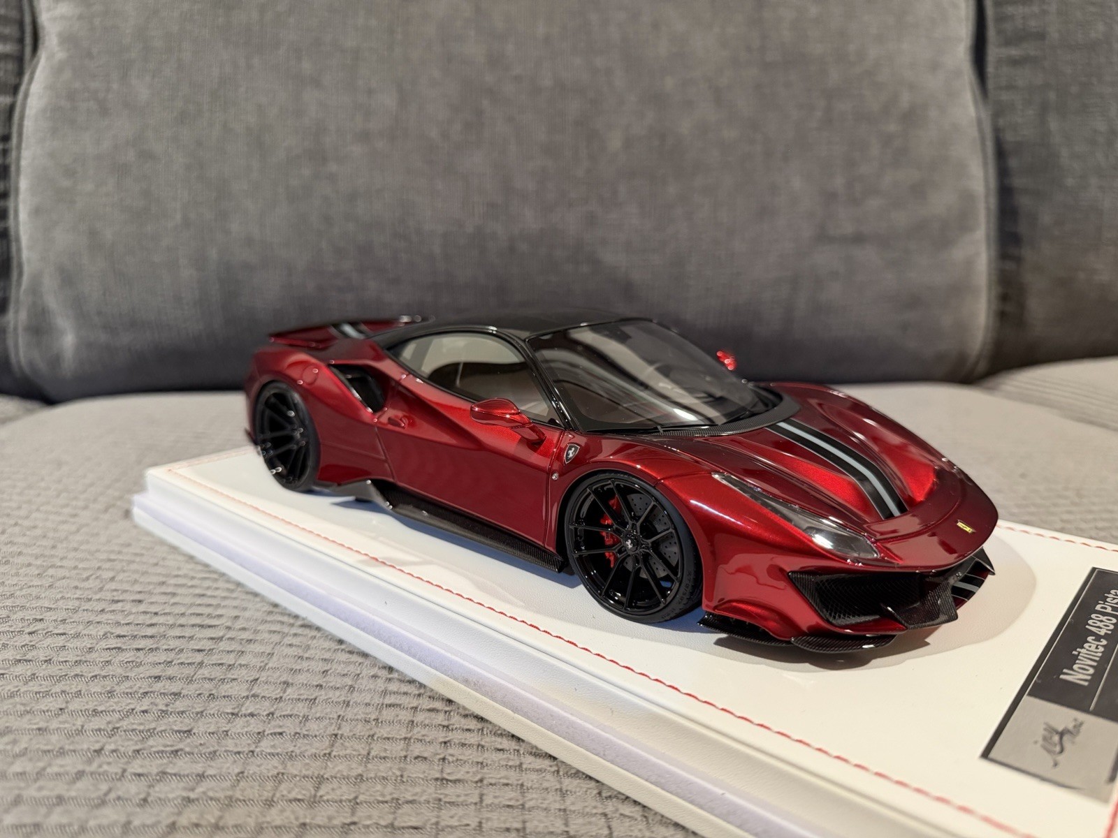 1/18 IVY Model Novitec Ferrari 488 Pista Rosso Red Metallic Limited With Case