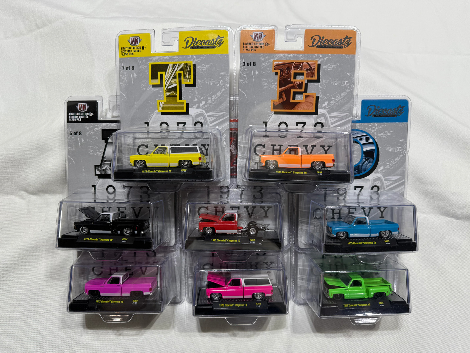 # 01277 – 1:64 M2 LE “DIECASTZ” Chevrolet Cheyenne Full Set – 8 Pcs.