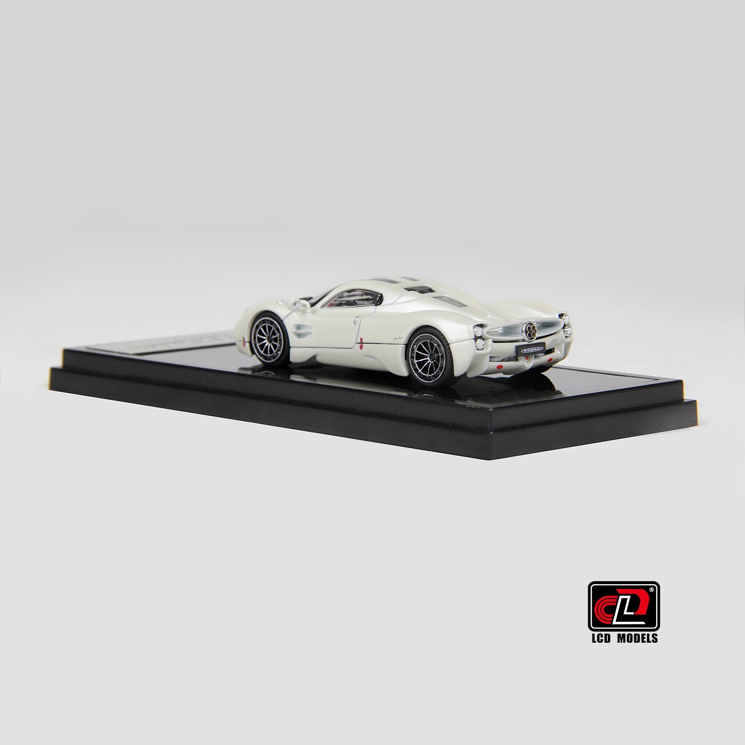 LCD Models 1:64 – Pagani Utopia Coupe White – Diecast Model