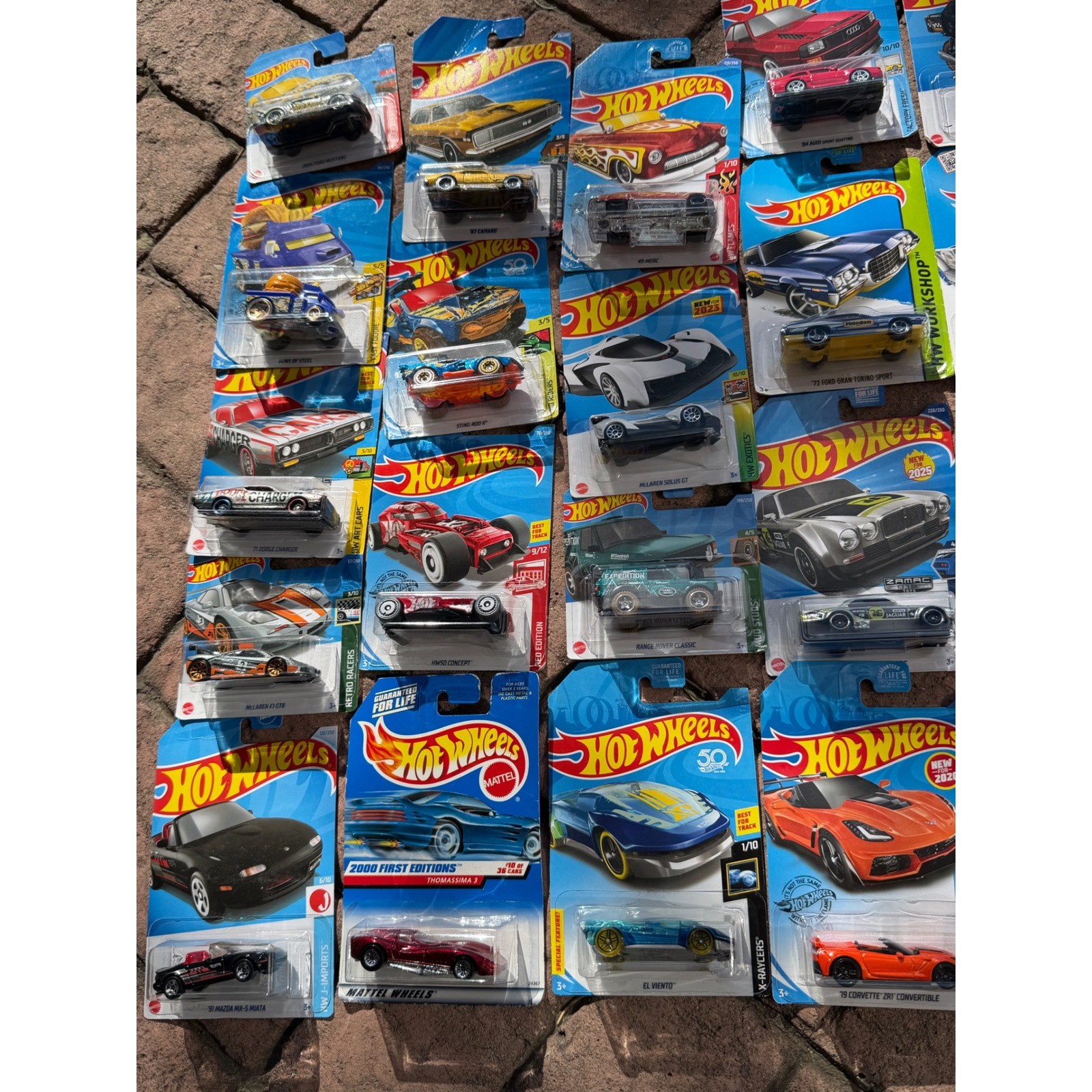 Hot Wheels Diecast Car Lot 25 pc Mixed Series Boys toys collection cars matchbox