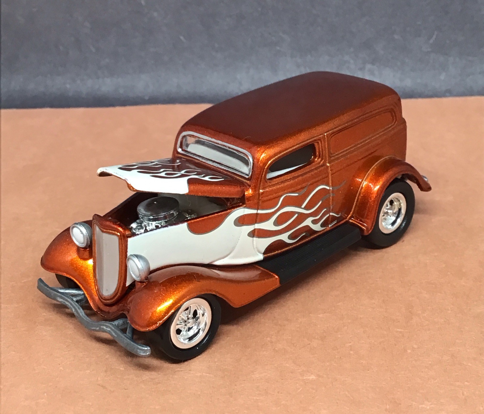 1933 ’33 FORD DELIVERY VINTAGE HOT ROD LIMITED EDITION 1/64 SCALE ORANGE FLAMED