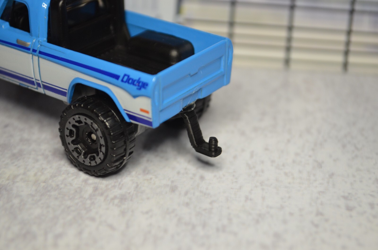6 or 12 Trailer Hitches – Universal – Hot Wheels / Matchbox 1:64 Hitch glue-on
