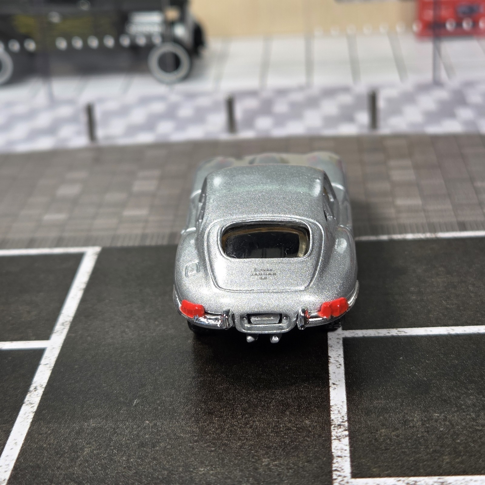 Hot Wheels Limited Edition Jaguar XKE Coupe w/ Real Riders Silver Diecast 1/64