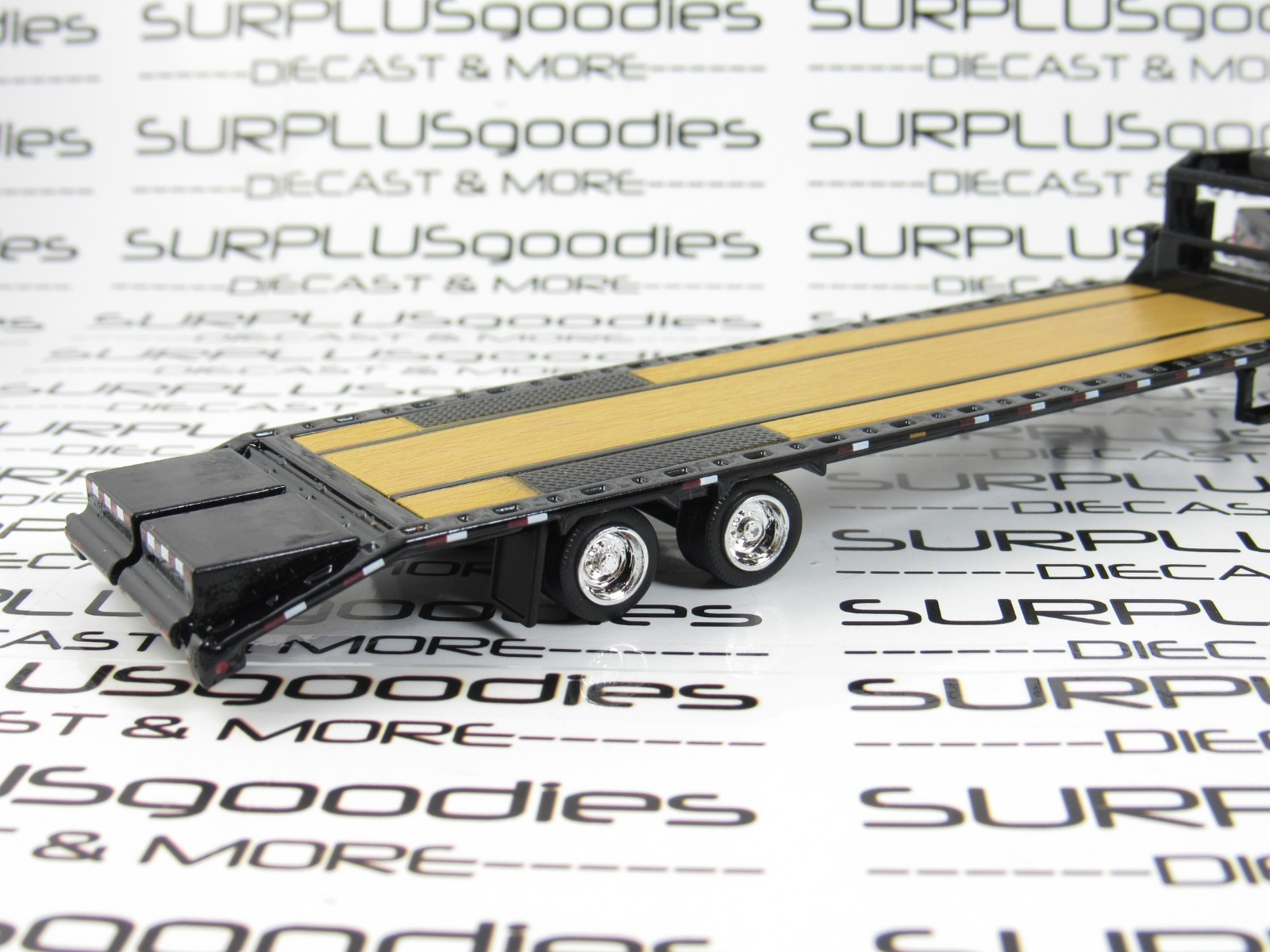 Greenlight Black 2022 GMC SIERRA 3500 DENALI Dually Pickup w/Gooseneck Trailer