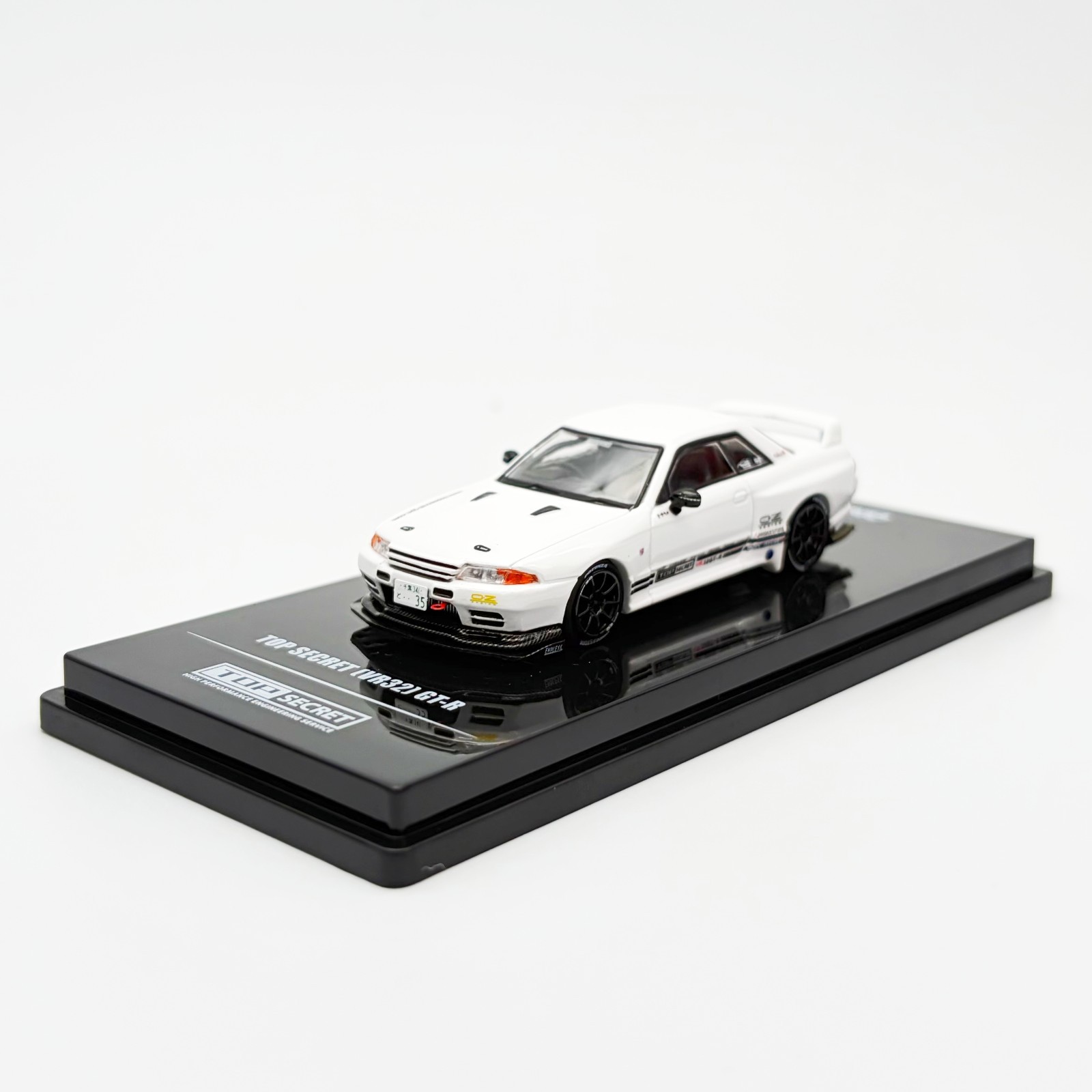 INNO64 1:64 Top Secret VR32 GT-R White