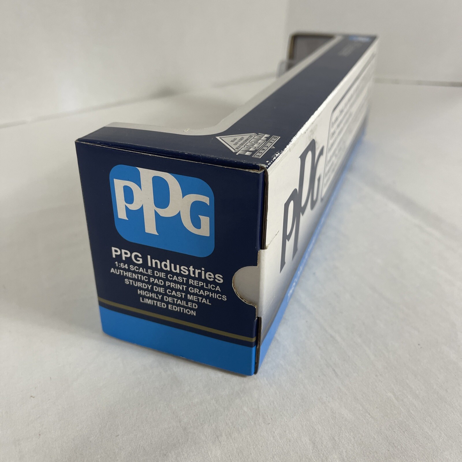SpecCast 36516 Freightliner Classic XL 1:64 PPG Propane Tanker Blue Die Cast