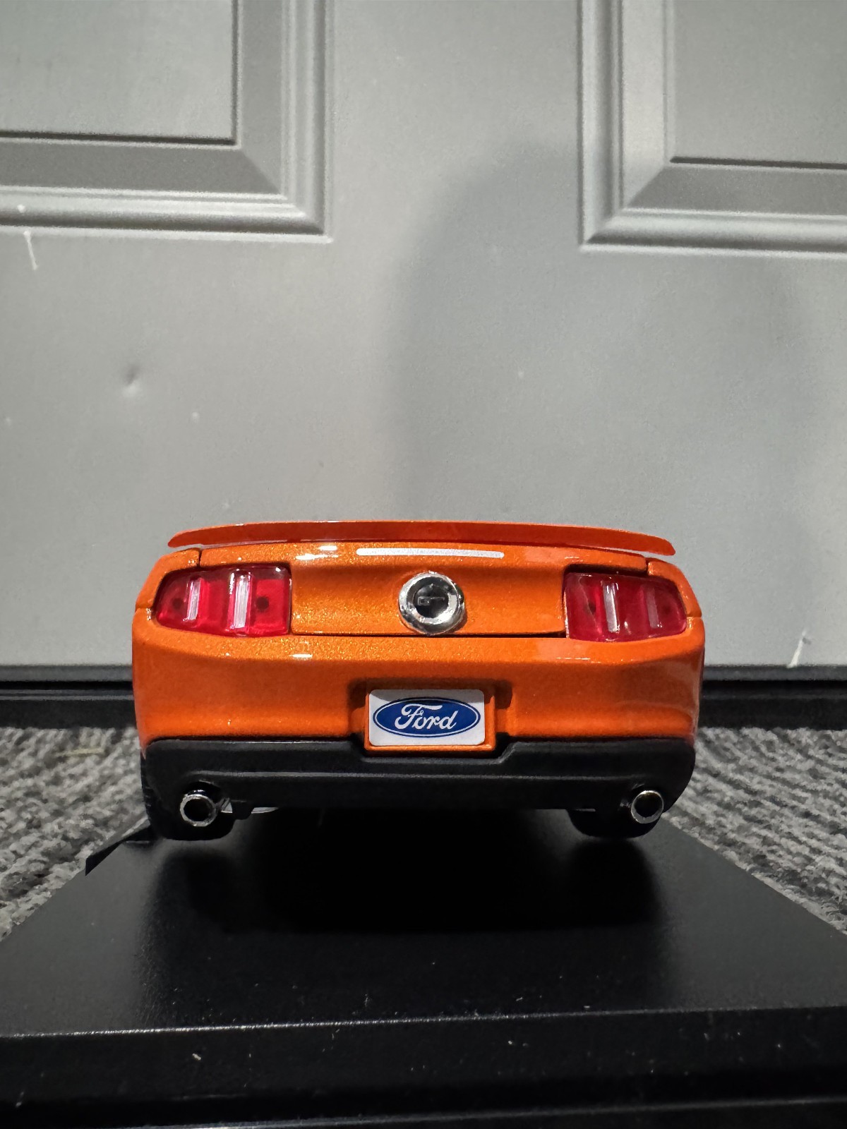 Maisto 1:18 Diecast Special Edition 2010 Ford Mustang GT Convertible Orange NEW
