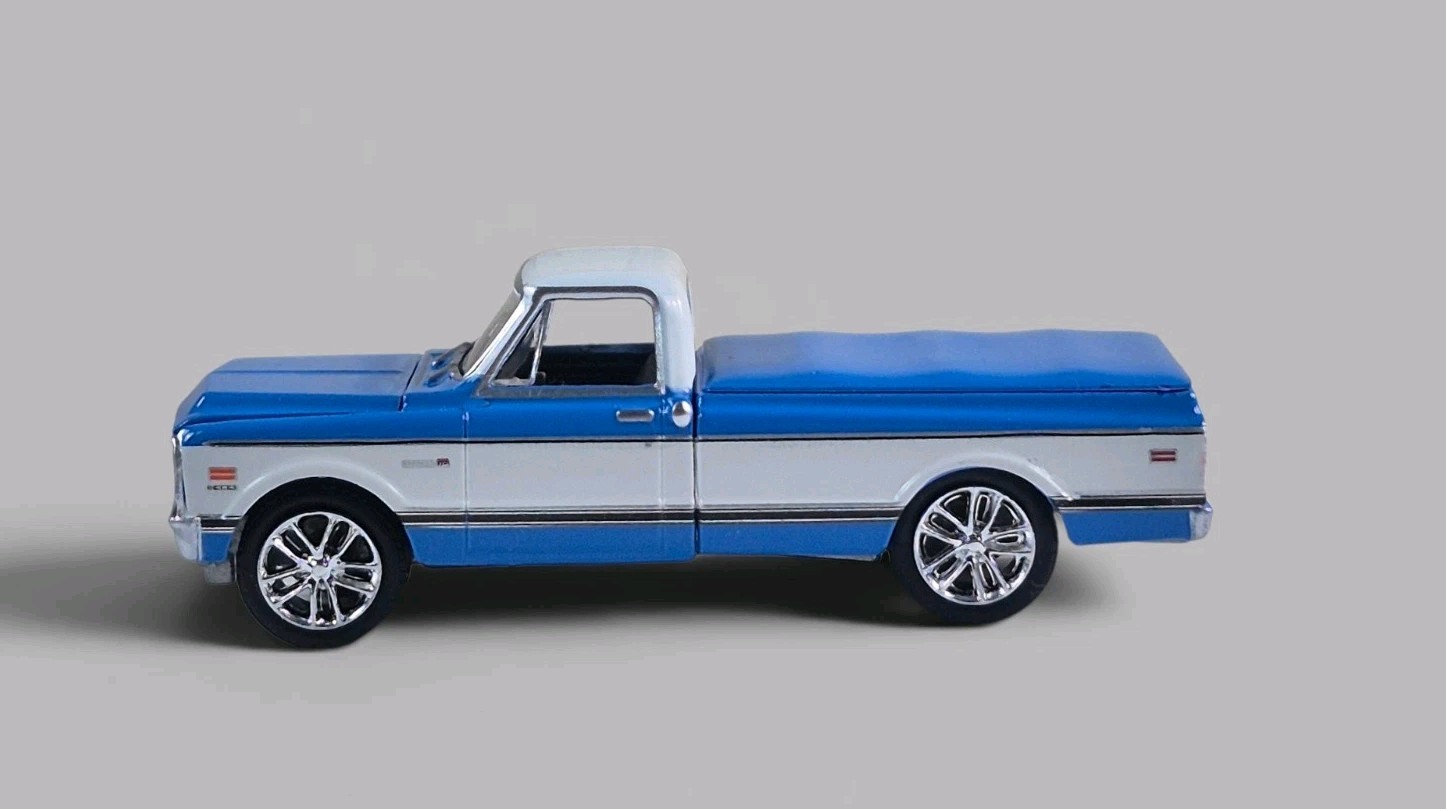 1971 CHEVY C10 SUPER CHEYENNE Diorama Collectible DieCast Model 1:64 Blue LOOSE