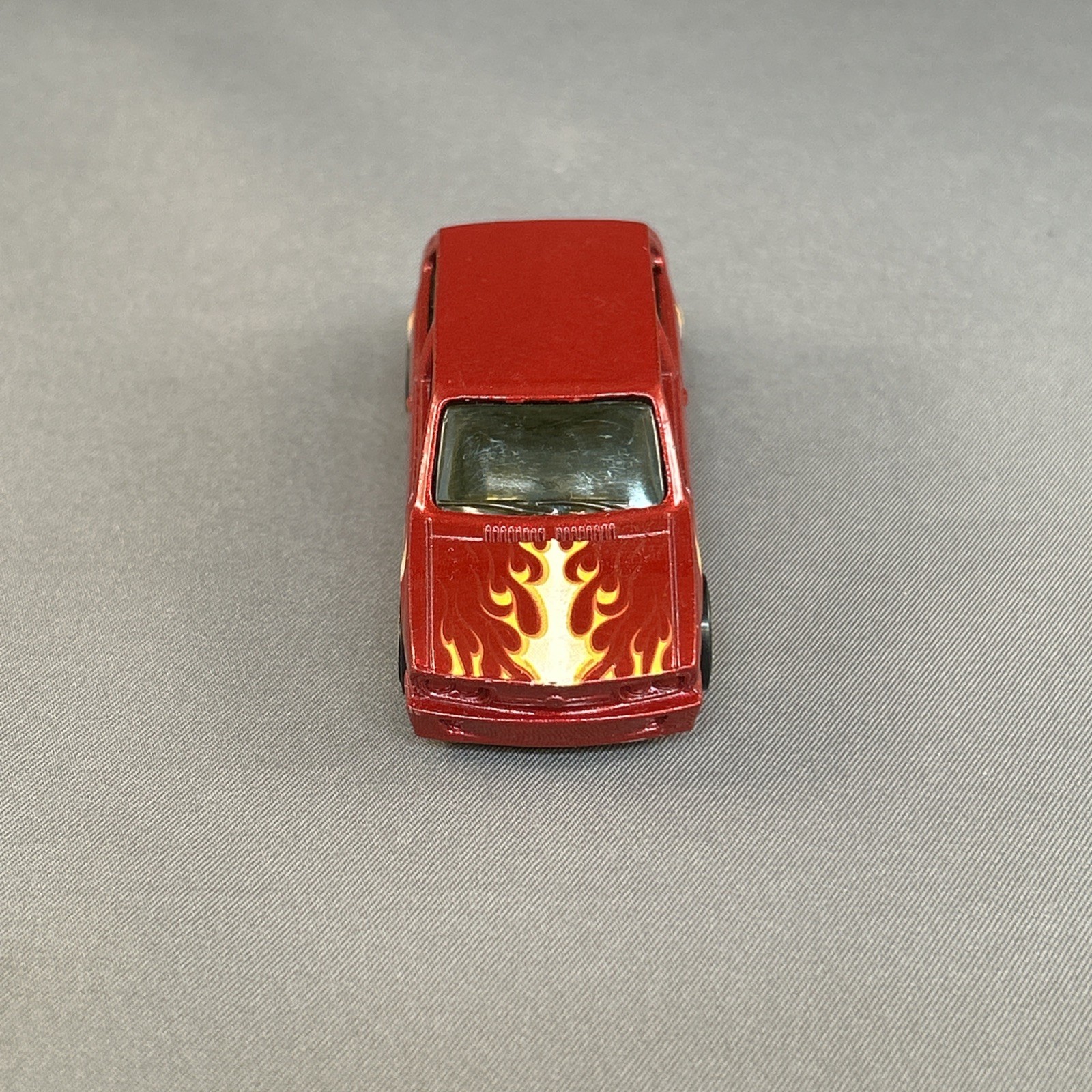 2012 Hot Wheels Heat Fleet – Volkswagen Brasilia – Red w/ Flames