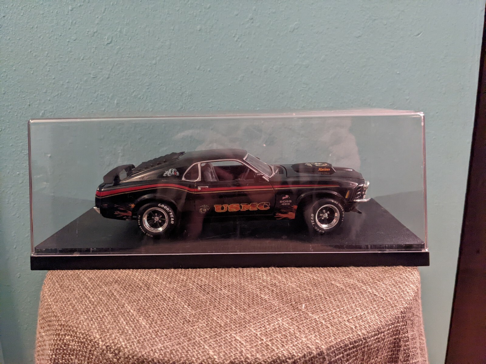ERTL MARINE 1970 FORD MUSTANG BOSS 429 1:18 USMC