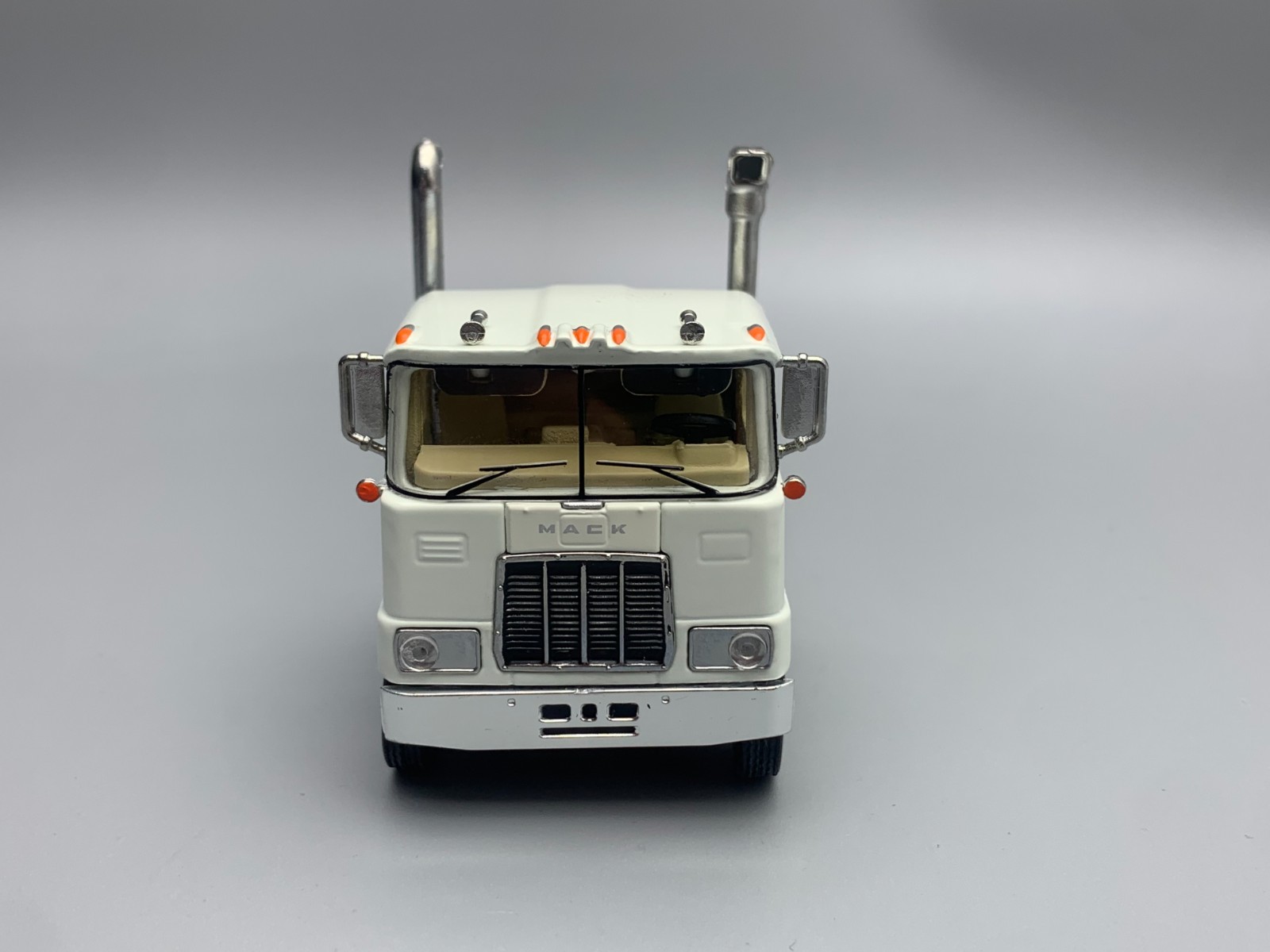 Top Shelf 1/64 Mack F700 Diecast Alloy Trailer Car Truck Model — Two color